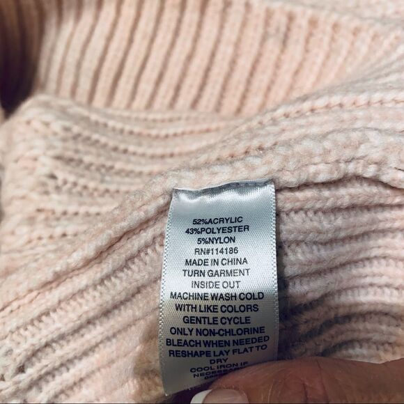 Soft Pink Cozy Crewneck Fuzzy Cable Knit Sweater Pastel Pink size Large - Picture 6 of 6